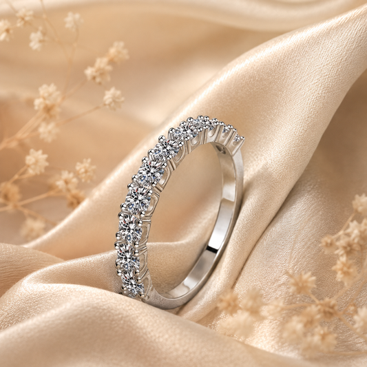 Anillo de boda de media eternidad de moissanita de corte brillante redondo de 3 mm