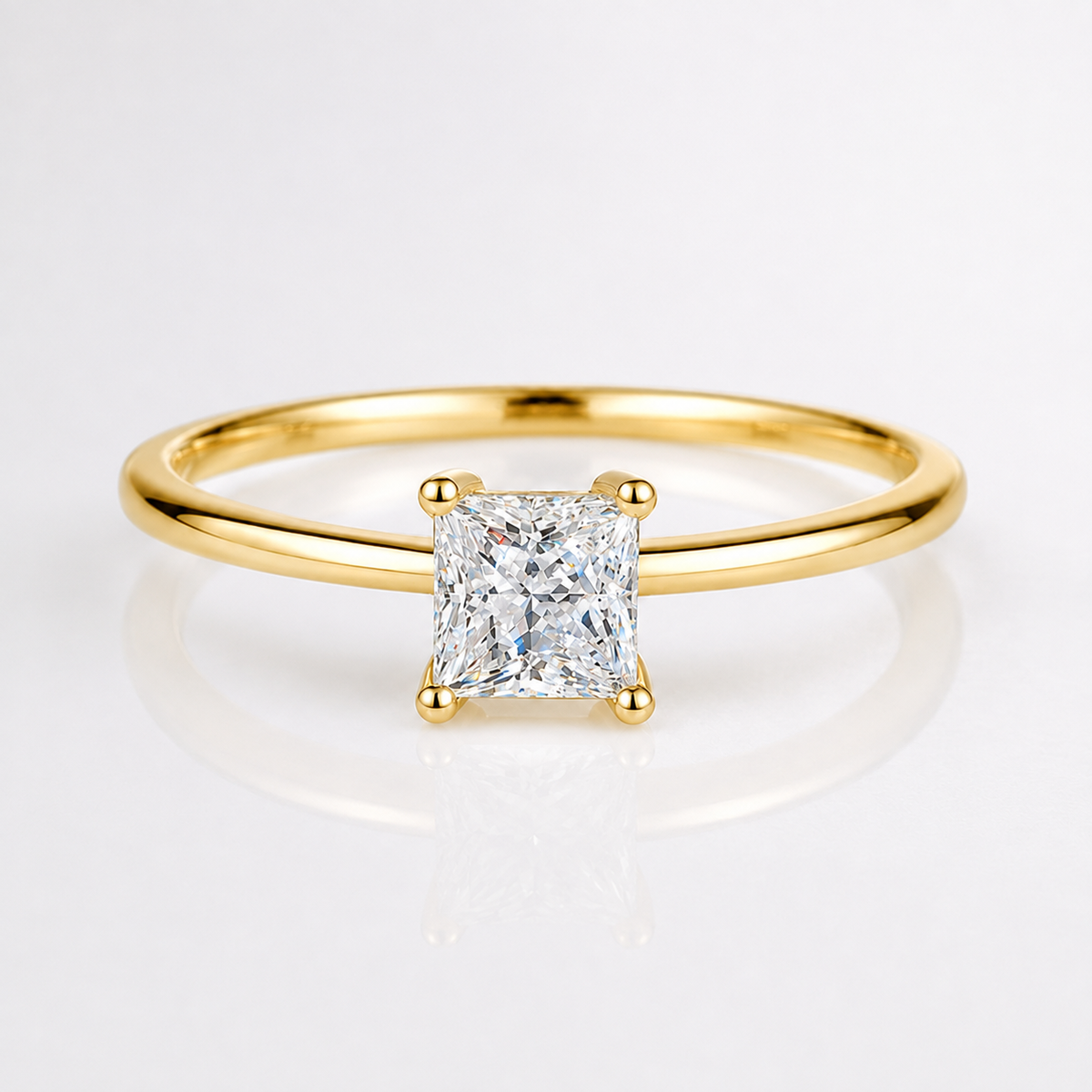 Anillo de compromiso con moissanita y solitario de talla princesa de 4,5 mm