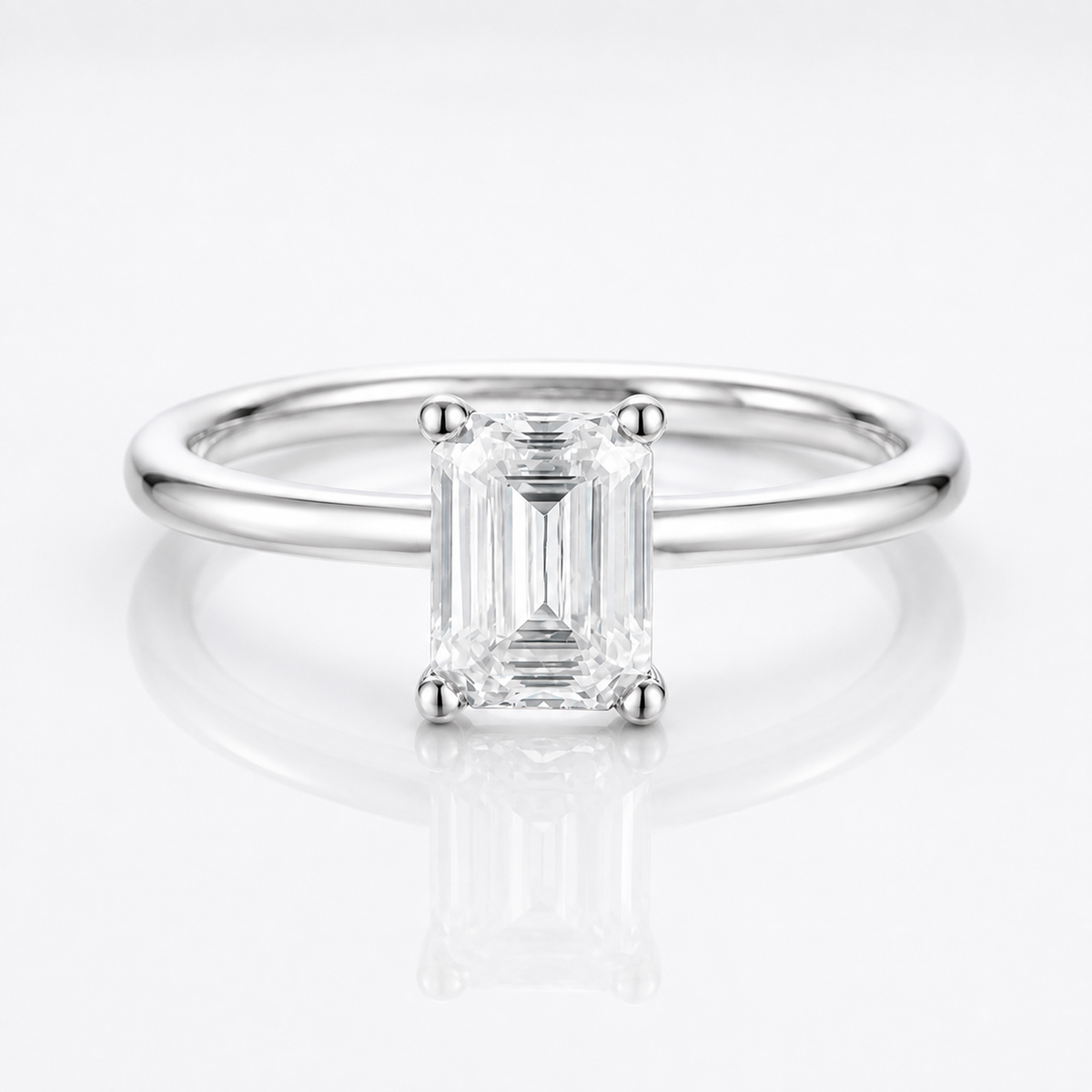 Anillo de compromiso con moissanita y solitario de talla esmeralda 