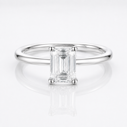 Anillo de compromiso con moissanita y solitario de talla esmeralda 