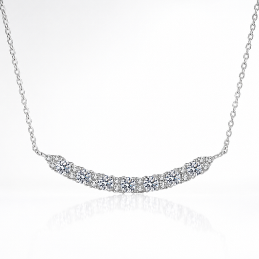 Colar com pingente de sorriso Moissanite 