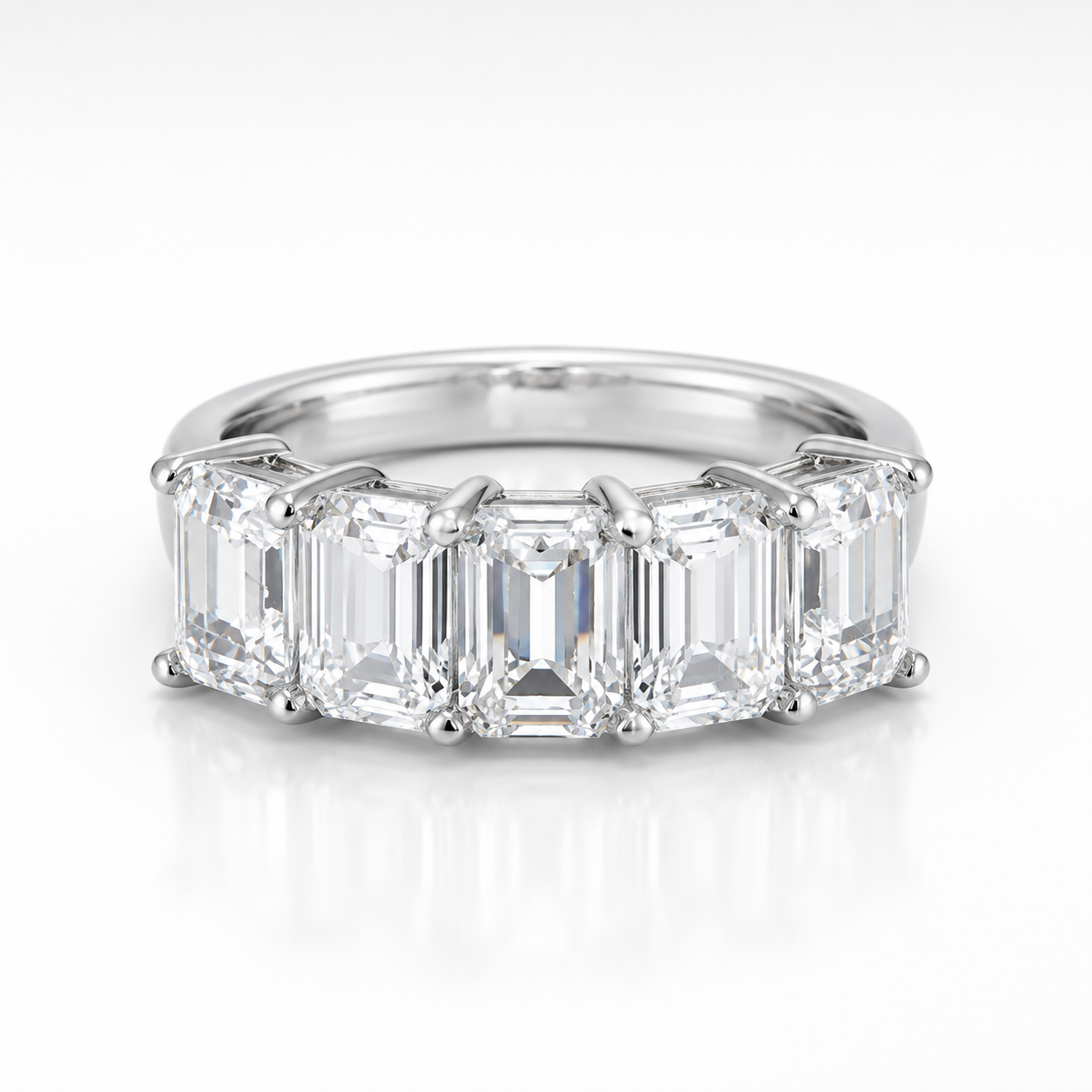 Anel de meia eternidade de Moissanite com corte esmeralda de 2,5 quilates e 5 pedras
