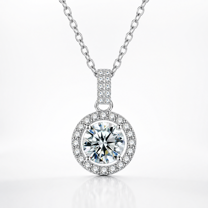 Colar com pingente de halo Moissanite 