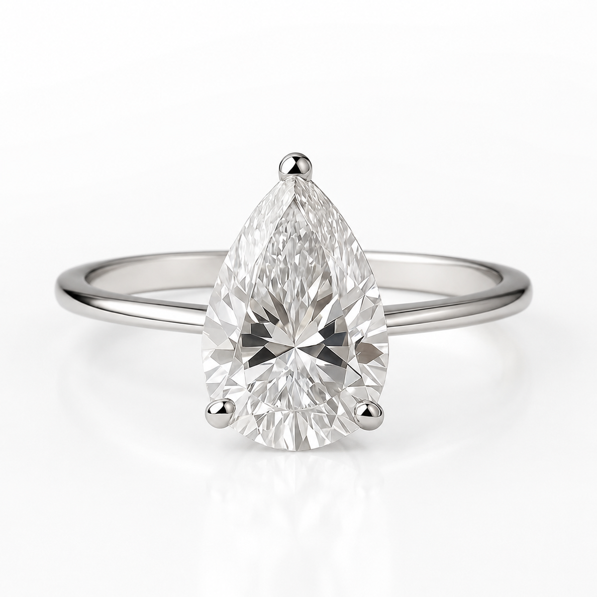 Anillo de compromiso con moissanita y solitario de talla pera 