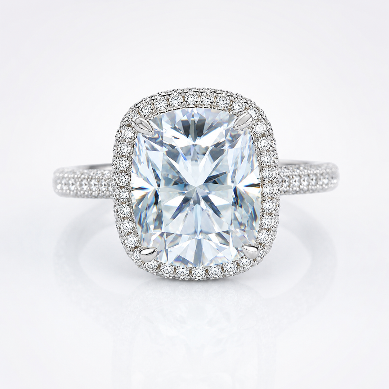 Anel Halo de Moissanite com corte almofadado de 5 quilates 