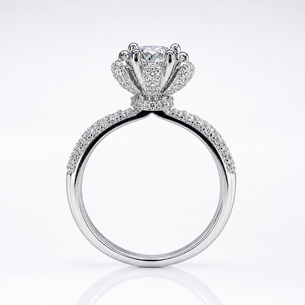 Anillo de compromiso de moissanita de corte brillante redondo adornado 
