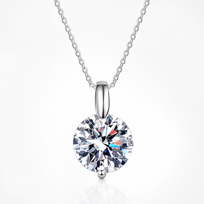 Colar com pingente de gota de moissanite 