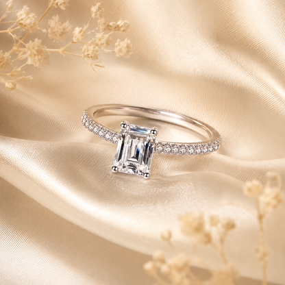 Anel Moissanite Corte Esmeralda 