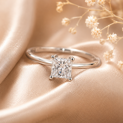 Anillo de compromiso con moissanita y solitario de talla princesa de 4,5 mm 