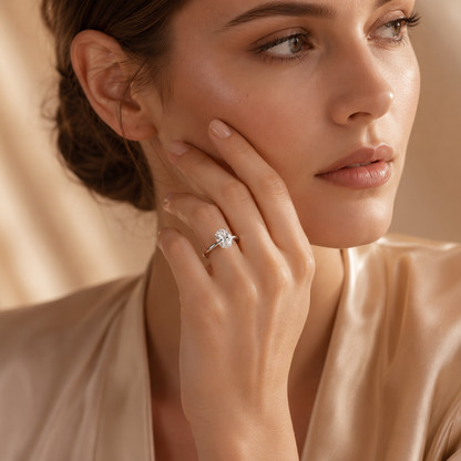 Anillo de compromiso con moissanita y solitario de talla ovalada 