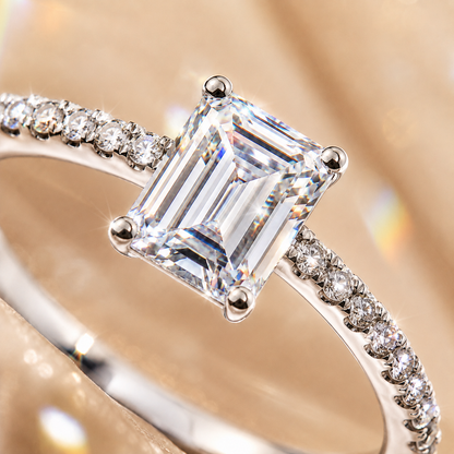 Anel Moissanite Corte Esmeralda 