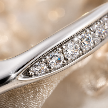 Anel elegante de meia eternidade de Moissanite