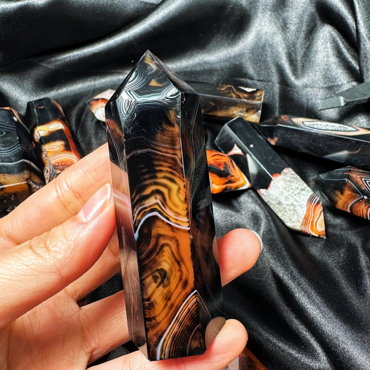 Red & Black Agate Crystal Pillar – Natural Marbled Stone Tower for Energy, Balance & Home Décor