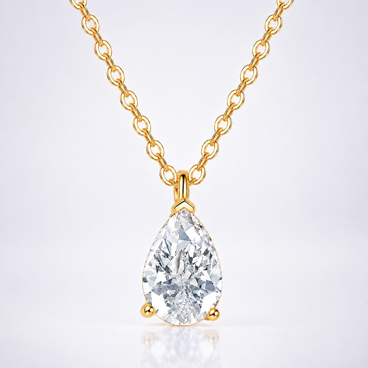Colar com pingente de gota de moissanite com corte de pêra 