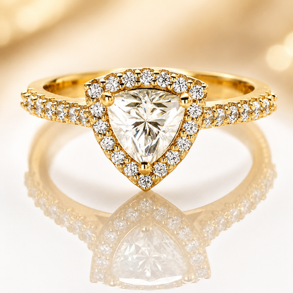 Anillo clásico de moissanita con halo de talla billón