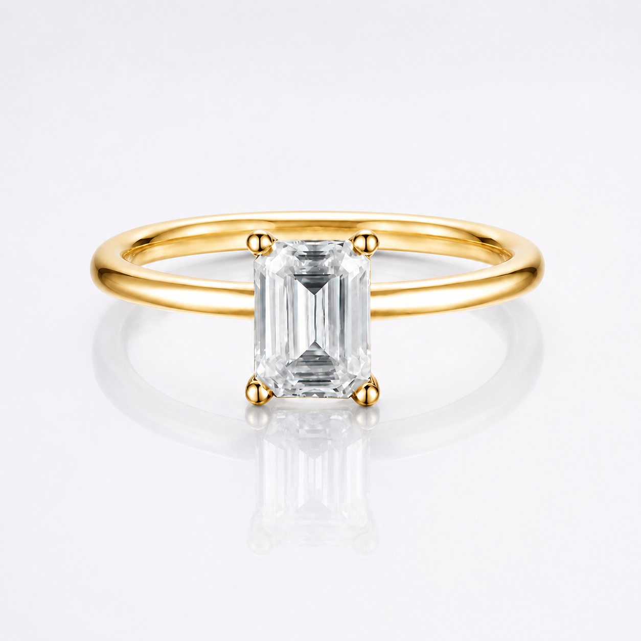 Anillo de compromiso con moissanita y solitario de talla esmeralda 