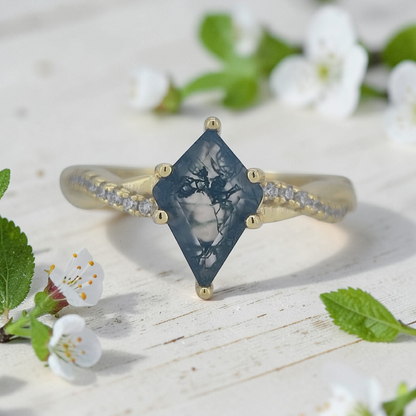 Moss Agate Engagement Ring – 7×10mm Natural Green Moss Agate, Leaf Vine Band, Nature-Inspired Statement Ring